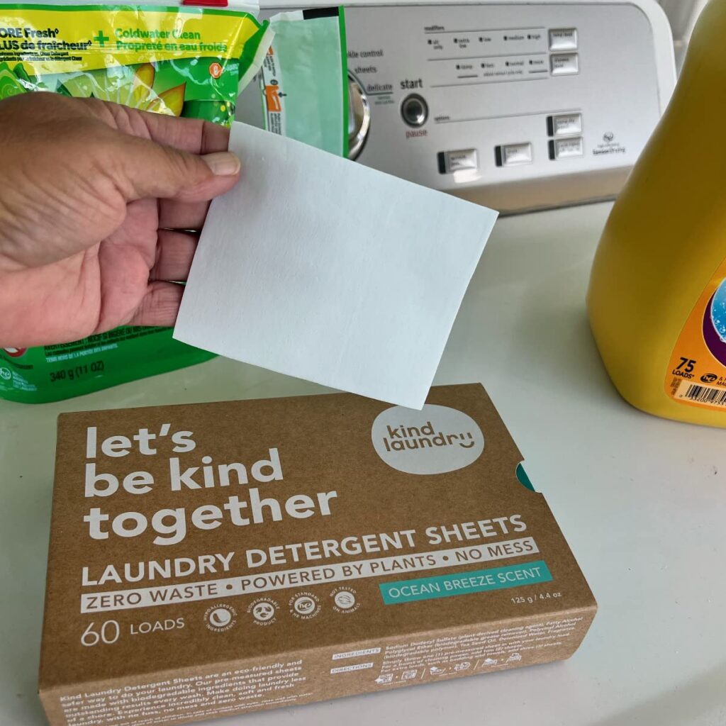 Eco-friendly, natural, zero-plastic, laundry detergent.