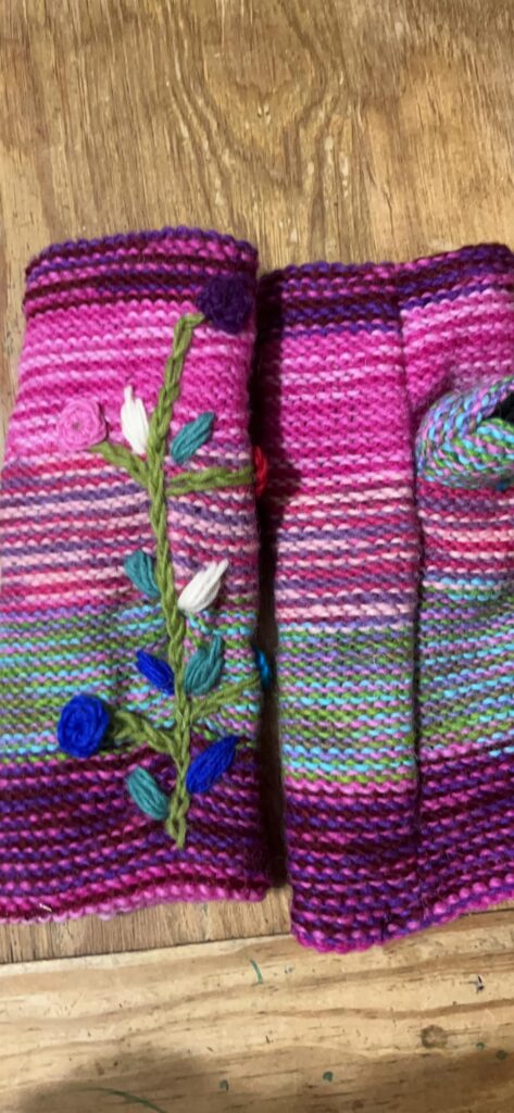 Stay Cozy and Chic: Fair Trade Hand-Knitted Arm Warmers for Winter Style 81x9g qRZdL